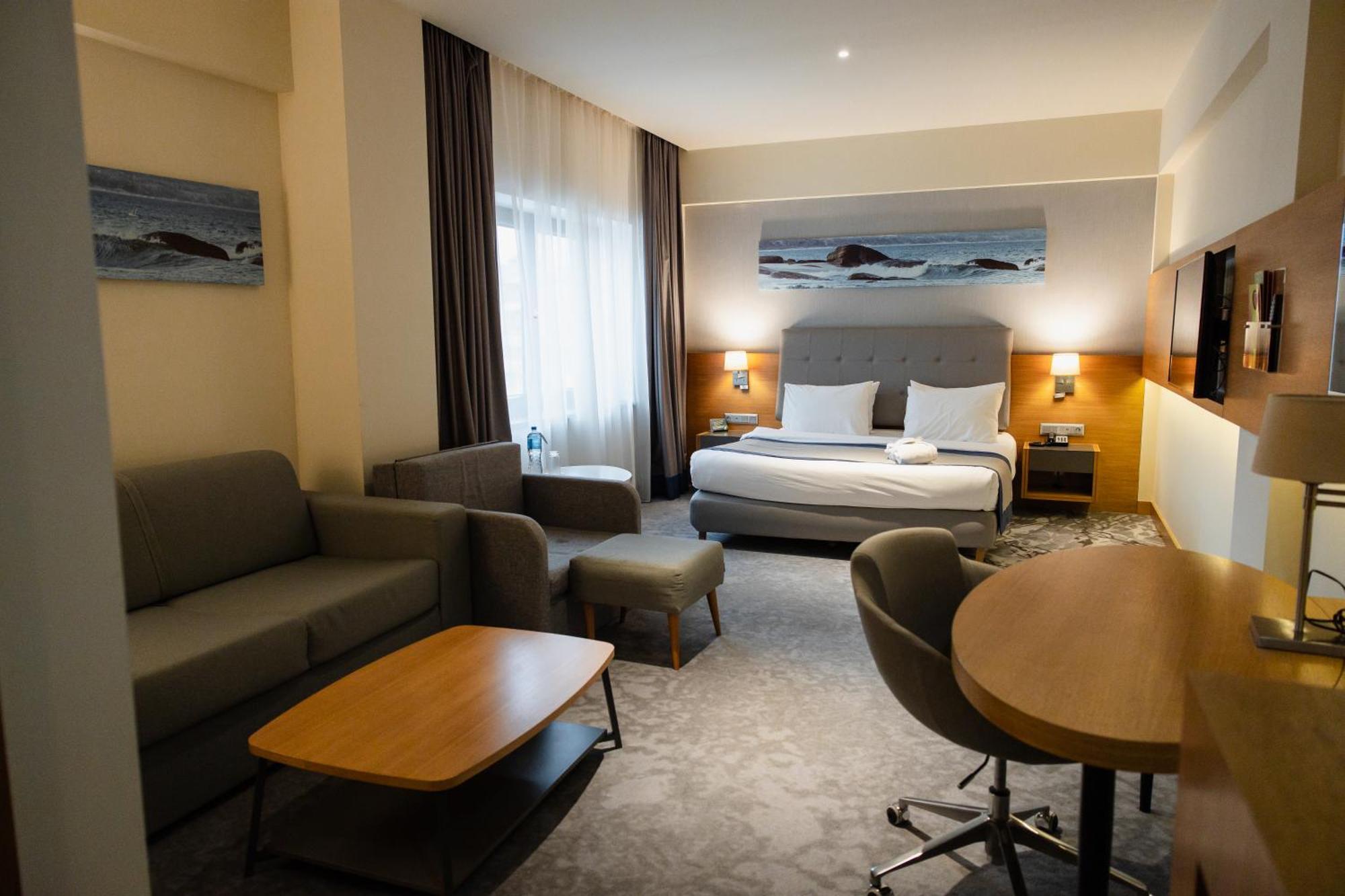 Holiday Inn - Aktau - Seaside By Ihg Exterior photo